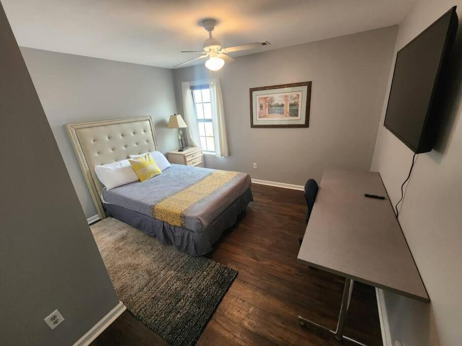 Large Near Shops/dining & Easy Access To Freeway Memphis